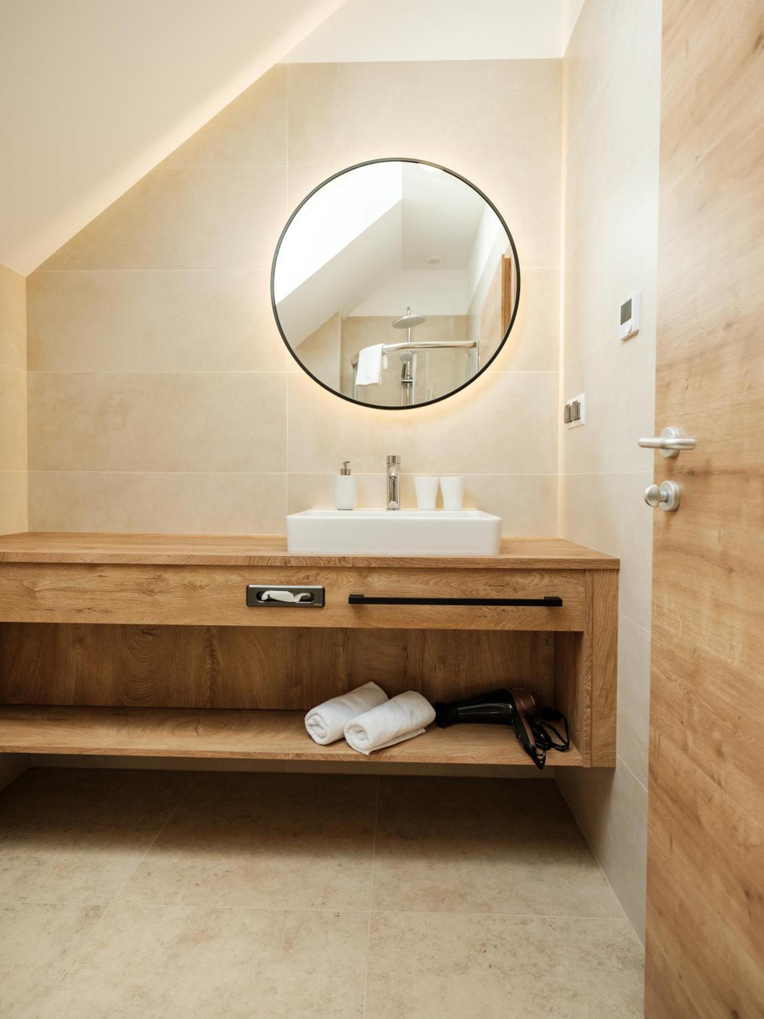 Hotel Neustifter Poysdorf Εξωτερικό φωτογραφία