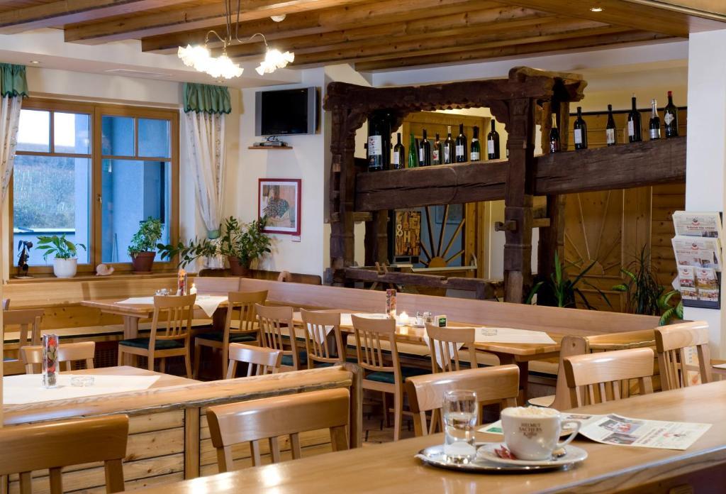 Hotel Neustifter Poysdorf Εξωτερικό φωτογραφία