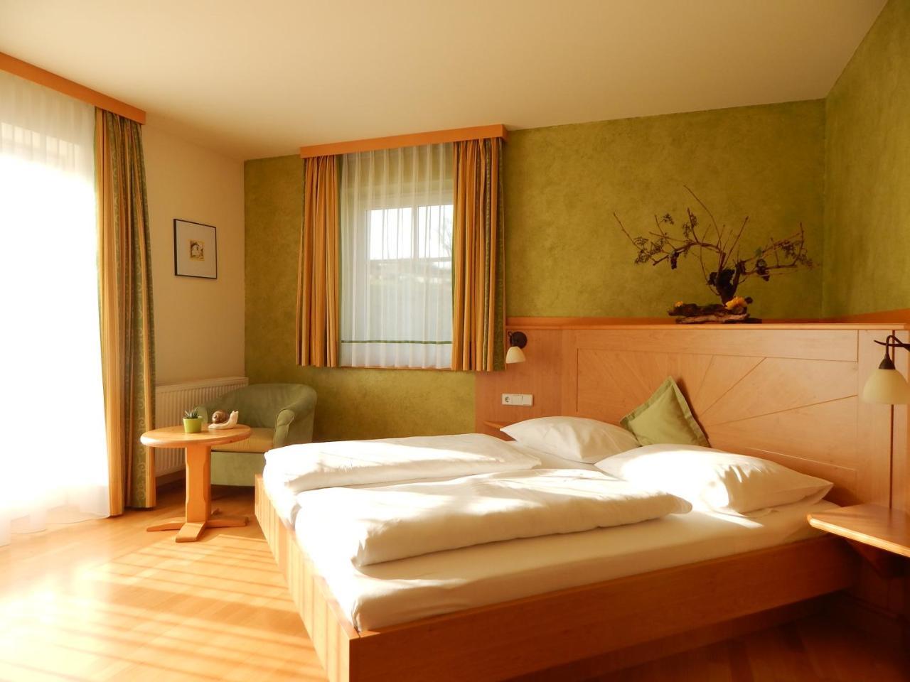 Hotel Neustifter Poysdorf Εξωτερικό φωτογραφία