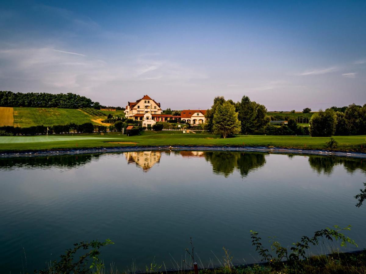 Hotel Neustifter Poysdorf Εξωτερικό φωτογραφία